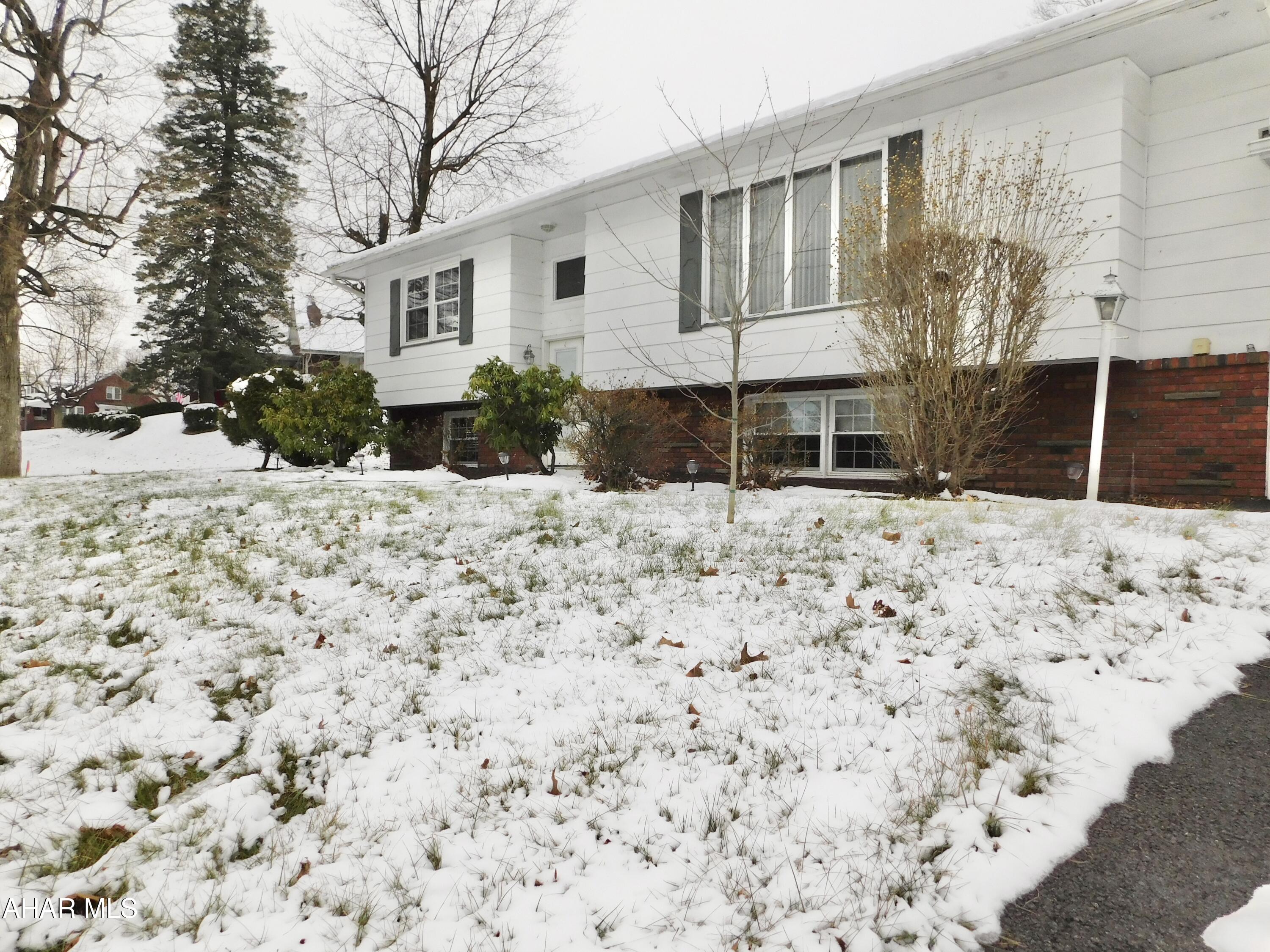 Llyswen - Residential