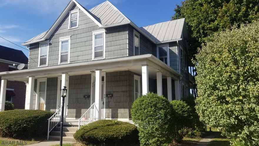 Excellent Investment property located in the heart of historic downtown Bedford, PA.  This property currently offers two rental units but could easily be converted into a one single family home.