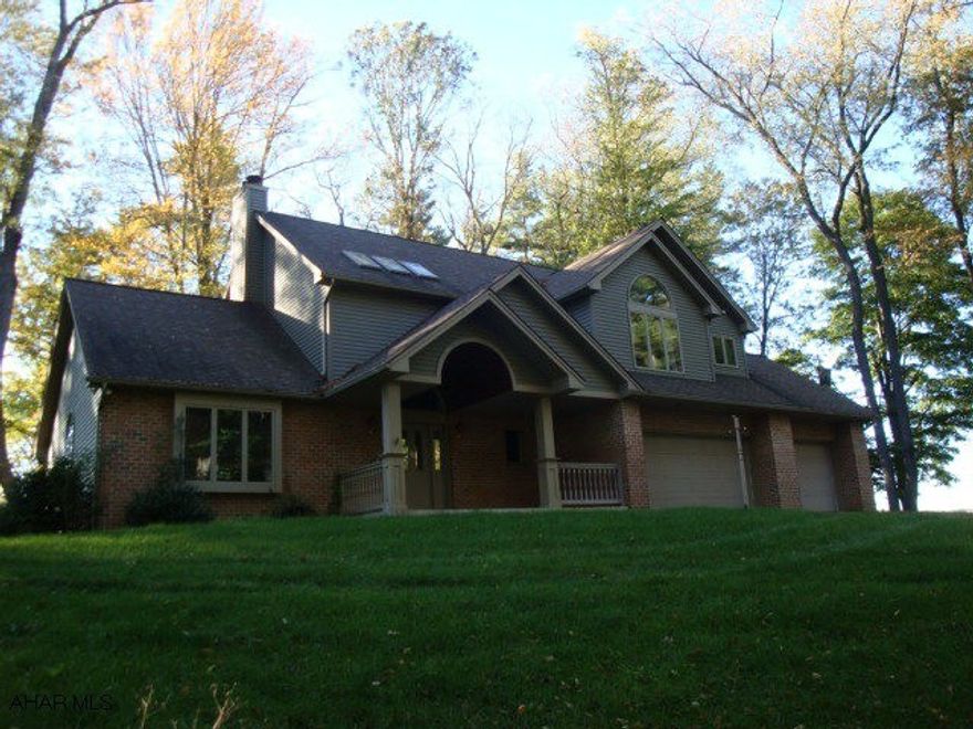 This property is eligible under Freddie Mac First Look Initiative through October 22, 2010.  For owner occupants-up to 4% buyers closing costs.  Offer must be submitted 9/13/20101 to 11/14/2010 with closing on or before 12/31/2010.  2 year Home Protect limited home warranty. Buyer must pay 2% transfer tax.