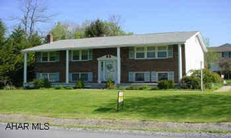 Seller is a licenced PA Real Estate Agent.