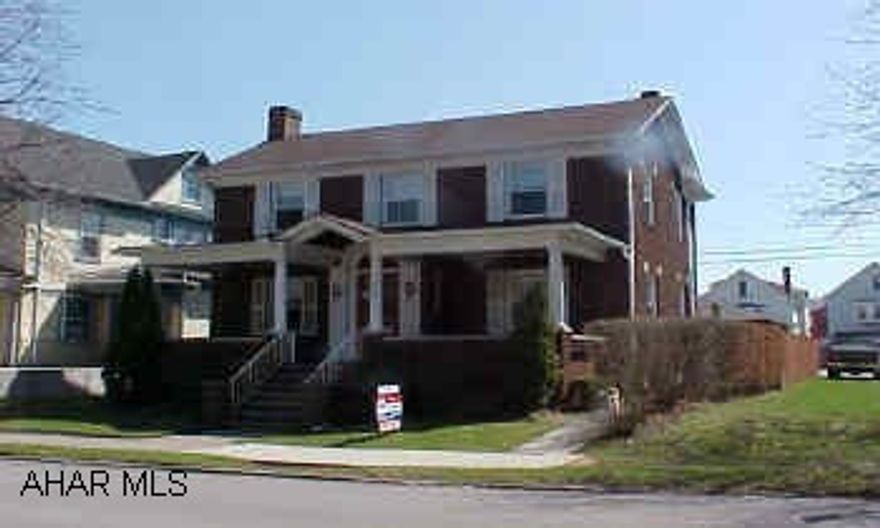 Beautiful Traditional Brick Home, 3Br,1 1/2 Bath, Formal DR, Oak Kitchen,Sunroom, Garage Above Ground Pool, New Windows, Roof 12 years Old, Replacing front Steps, New Garage Door, Privacy Fence Beautiful Traditional Brick Home, 3Br,1 1/2 Bath, Formal DR, Oak Kitchen,Sunroom, Garage Above Ground Pool, New Windows, Roof 12 years Old, Replacing front Steps, New Garage Door, Privacy Fence