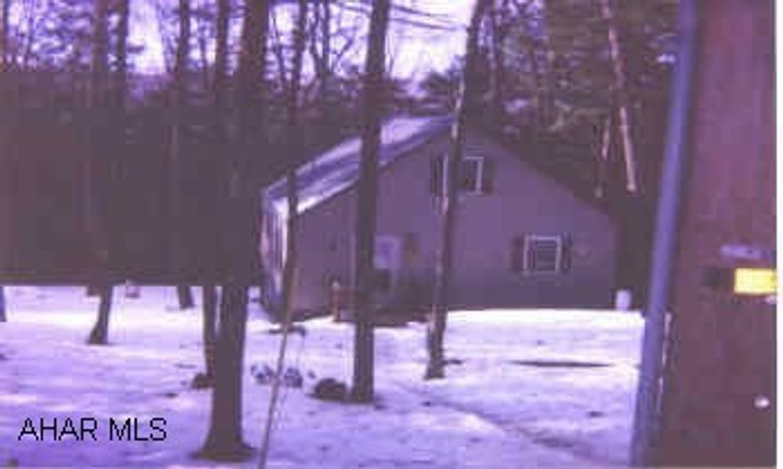 Glendale Year Round at entrance go straight 1 mile turn right on Vahalla Circle This one and a half story home has 2-Bedrooms, 1-Bath. Features include cermamic tile floors, Berber carpeting, knotty pine catherdral ceilings, loft and deck. Appliances included.  Recreation amenities include swimming pool, tennis court. The lot is wooded and is beautifully landscaped.