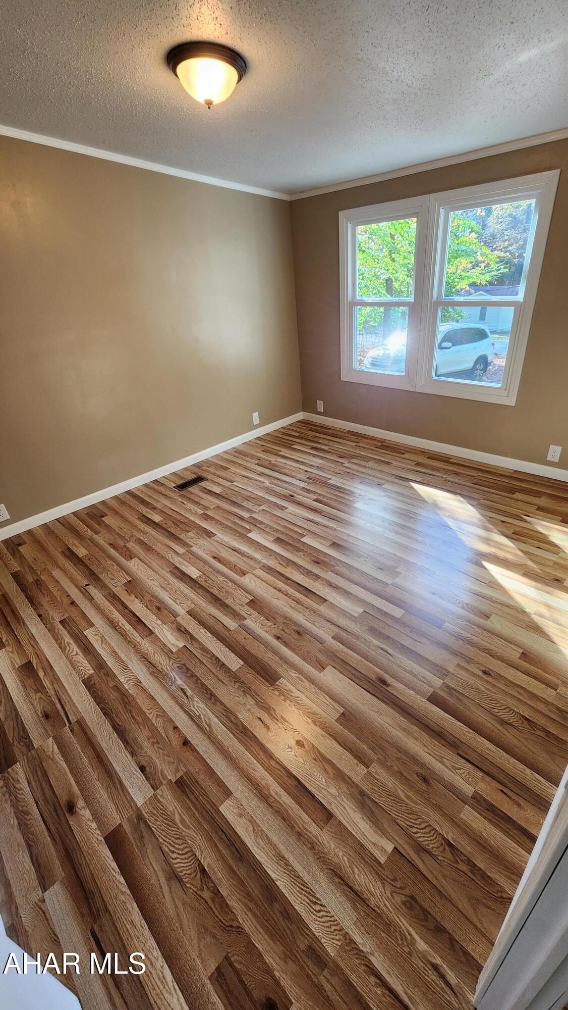 Glendale Yearound - Residential