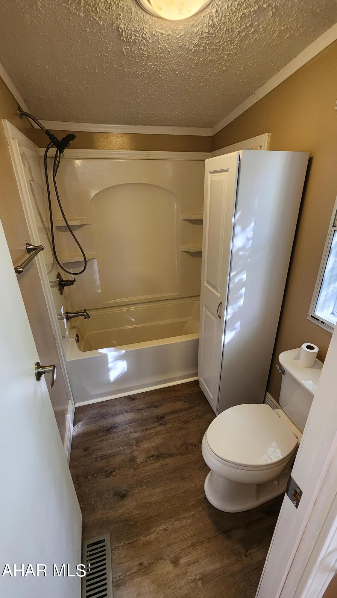 Glendale Yearound - Residential