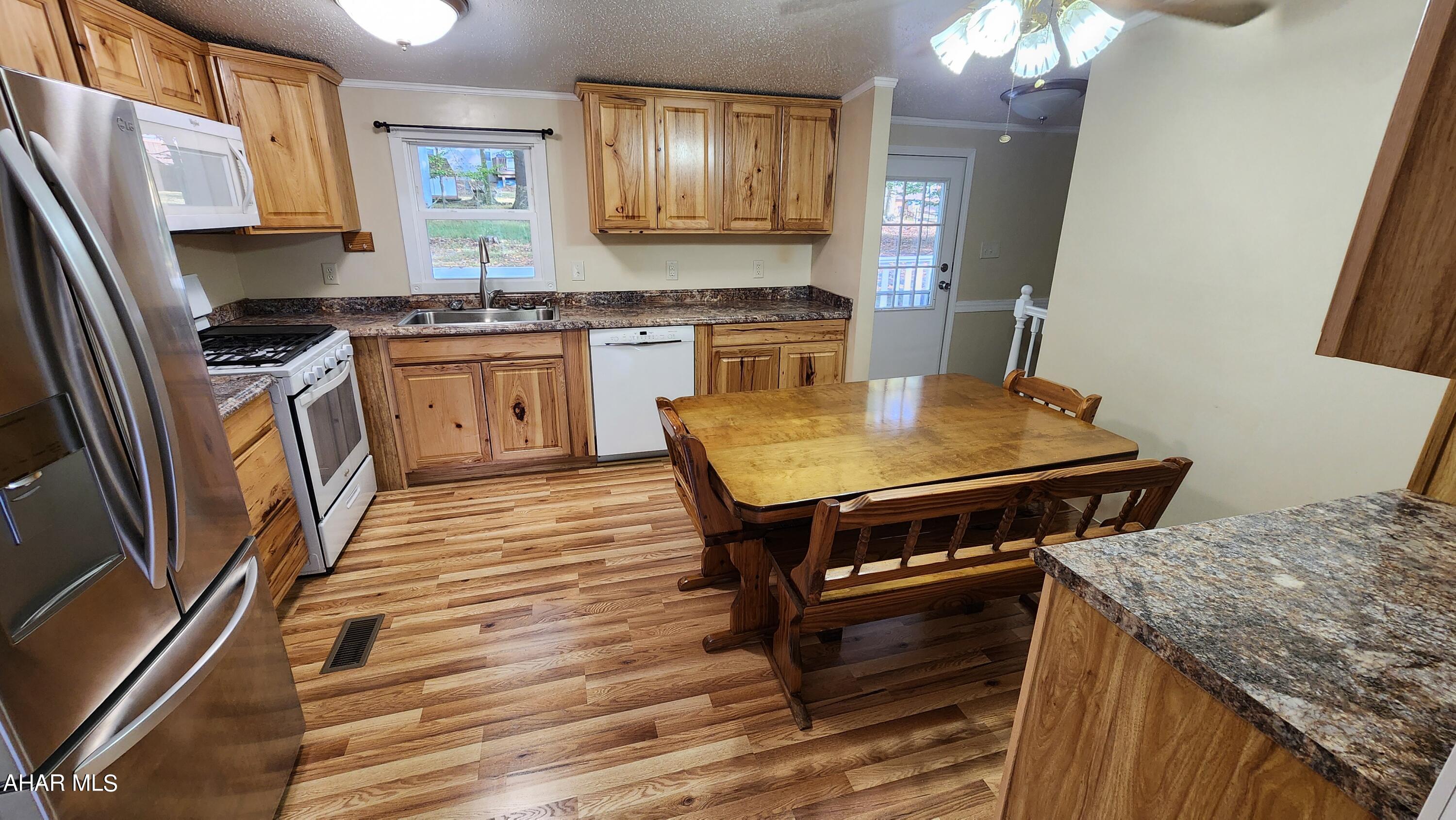 Glendale Yearound - Residential