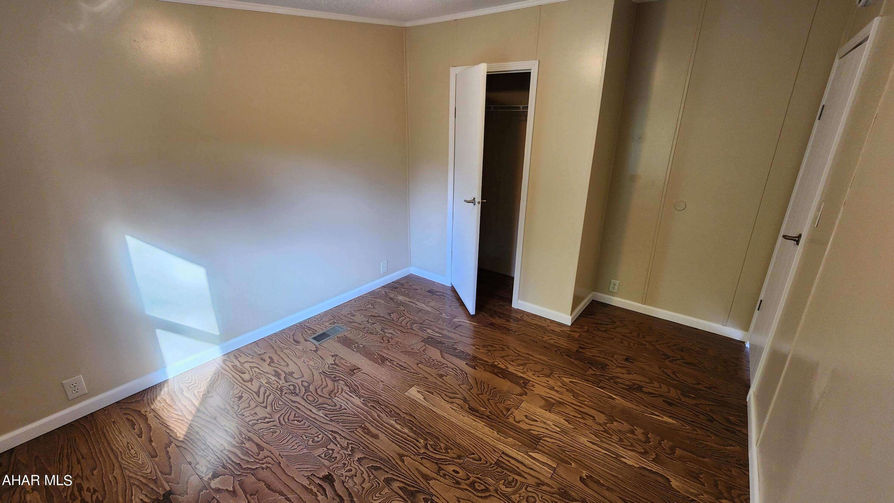 Glendale Yearound - Residential