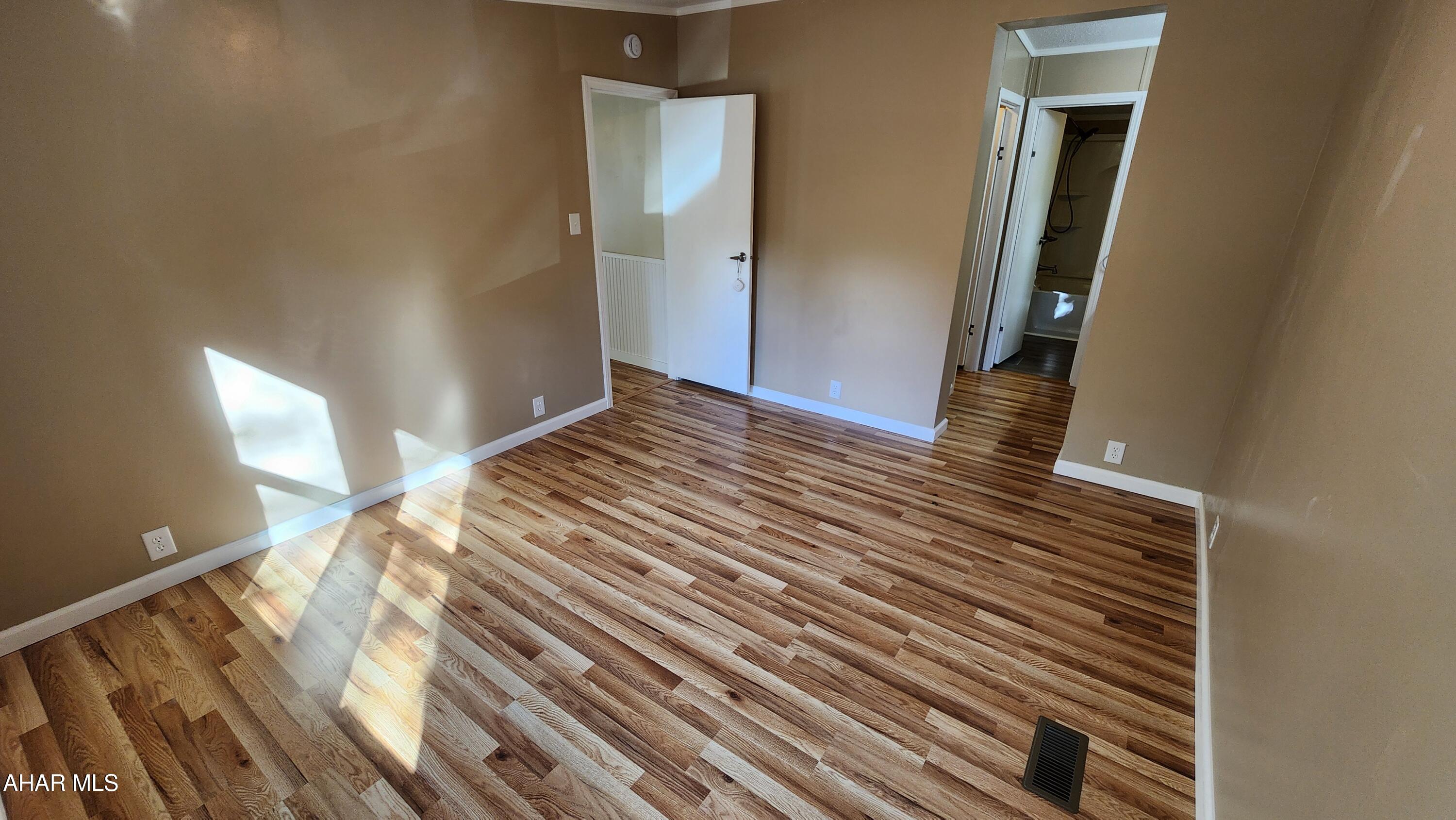 Glendale Yearound - Residential