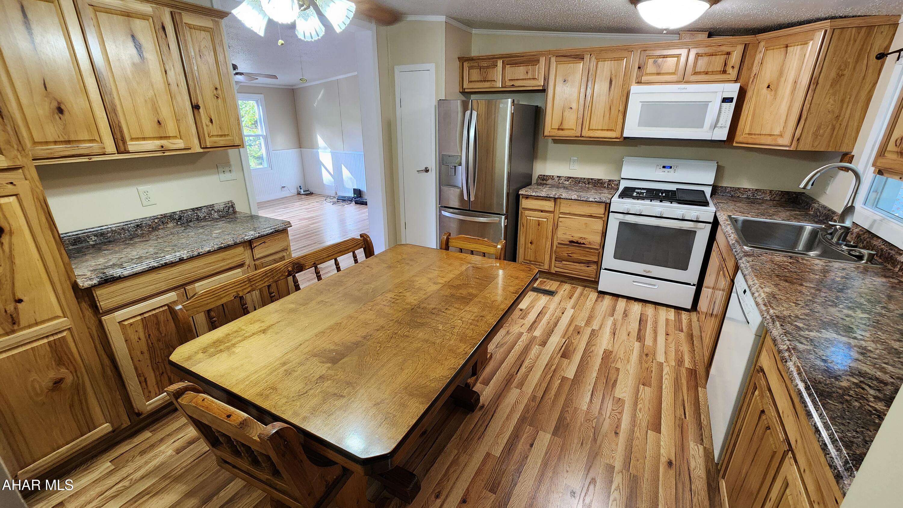 Glendale Yearound - Residential