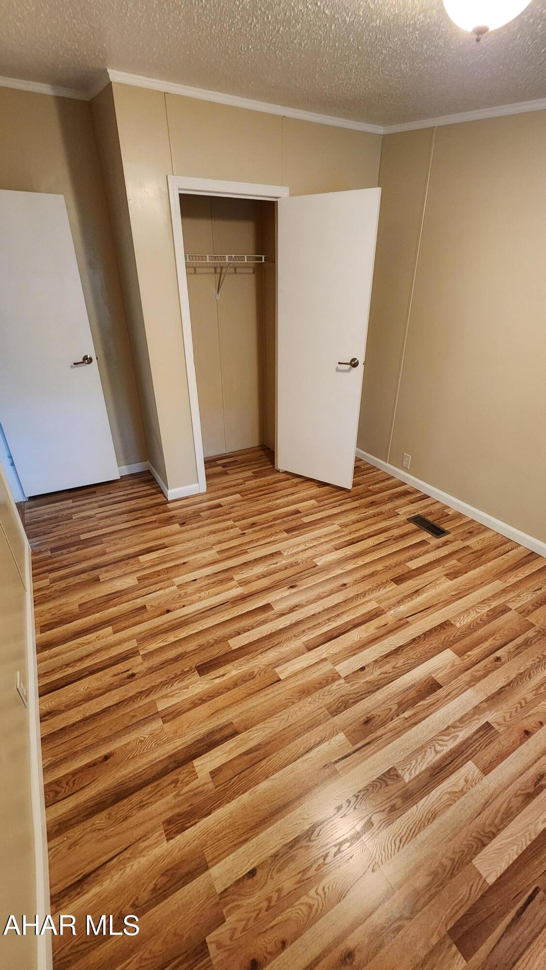 Glendale Yearound - Residential