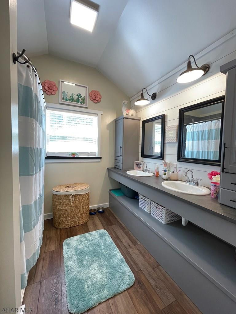 Glendale Yearound - Residential