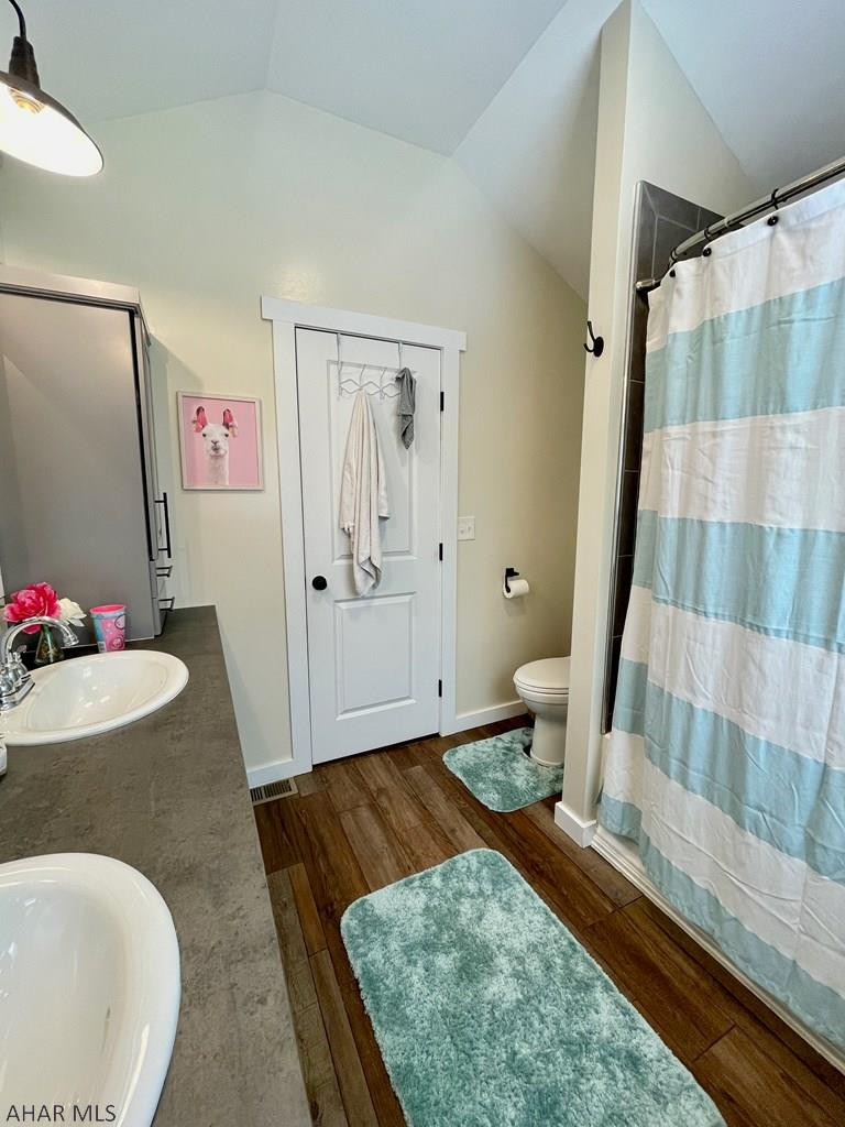 Glendale Yearound - Residential