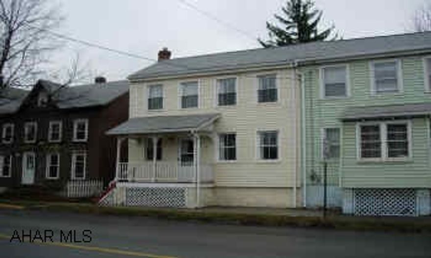 Great home for 1st  time home buyers.