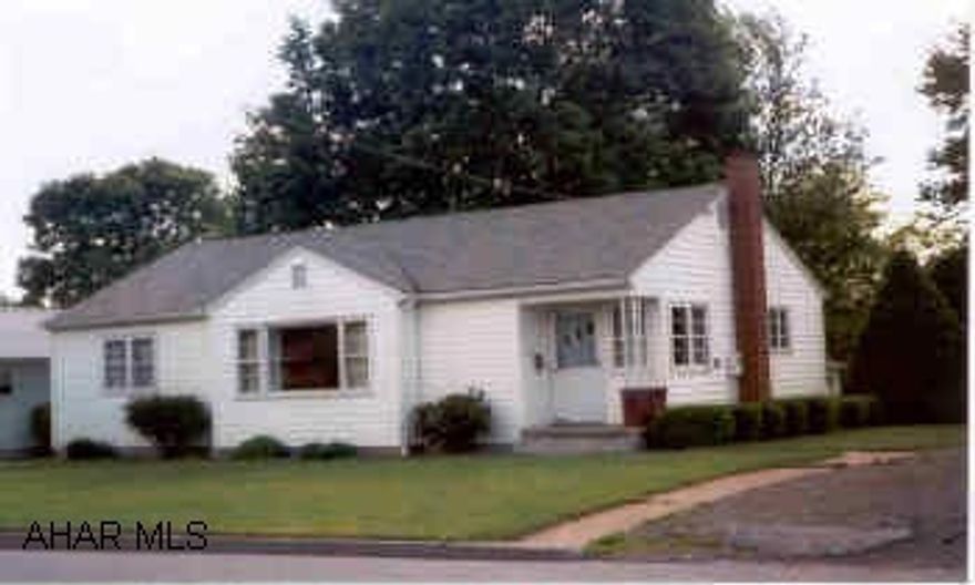 Pretty neighborhood.  One block before Morrison Cove Park.  J-504 Pretty neighborhood.  One block before Morrison Cove Park.  J-504