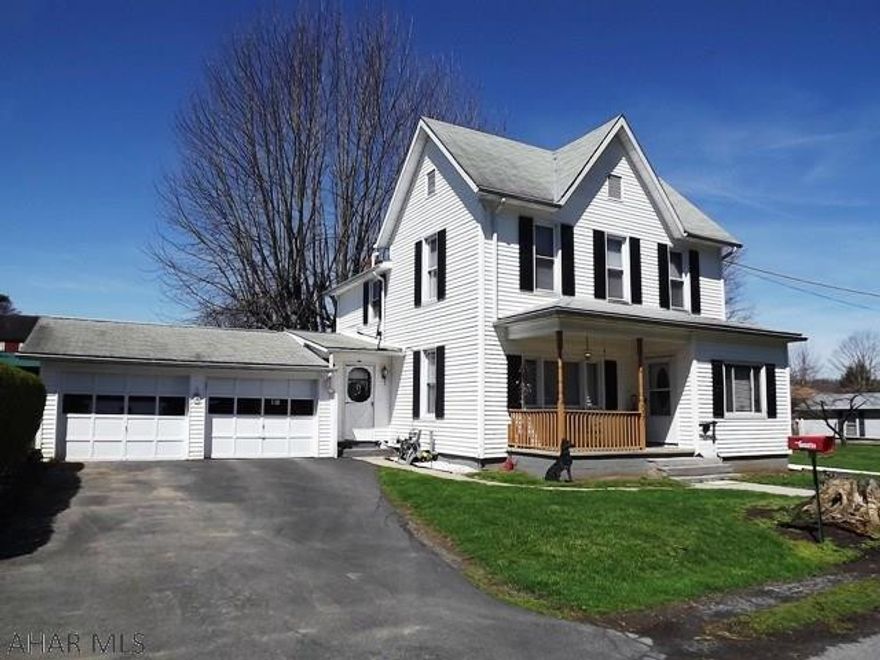 So much square footage to enjoy! Four large bedrooms, attached garage, combo heating system. Nice flat lot and a convenient location. Great neighborhood and in Bedford School District!