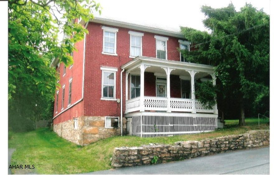 Great price for a large brick home in Everett, needs some loving care, but has great potential. Large rooms, back with grape arbor, parking in rear alley. Great for investors looking for a rental.