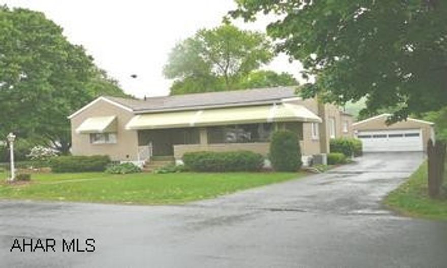 ONE STORY BRICK WITH FINISHED BASEMENT, ENCLOSED PATIO, 2 CAR GARAGE, LARGE YARD, FENCED, ZONED RESIDENTIAL/COMMERCIAL, LOTS OF STORAGE, ELECTRONIC AIR CLEANER. ONE STORY BRICK WITH FINISHED BASEMENT, ENCLOSED PATIO, 2 CAR GARAGE, LARGE YARD, FENCED, ZONED RESIDENTIAL/COMMERCIAL, LOTS OF STORAGE, ELECTRONIC AIR CLEANER.