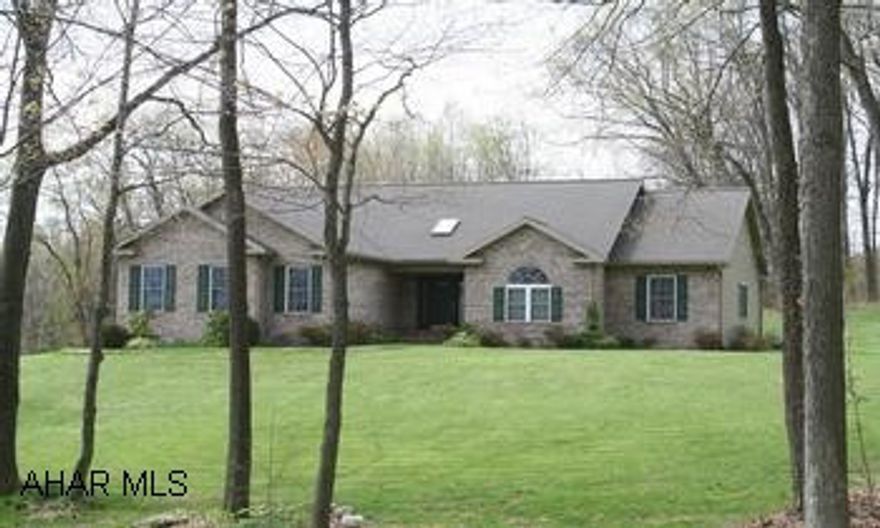 Contemporary Ranch Home located in Ridgewood Heights; an ideal neighborhood. 2.19 acres,  large landscaped yard and woods. Contemporary Ranch Home located in Ridgewood Heights, an ideal neighborhood. 2.19 acres, large landscaped yard and woods. 3BR/2BA, master suite has tray ceiling, large walk-in closet, bath has garden tub, 2 sinks, shower. Skylight in foyer, oak pillars, impressive great room has cathedral ceiling, recessed lighting, gas fireplace. Kitchen w/oak cabinets, eat-at counter, large windows in DR provide mountain views. Main level laundry. Covered patio with woodland views. Deed  covenants apply.