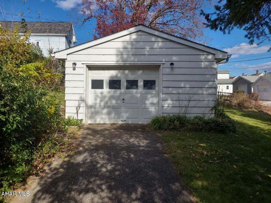 Garage with Electric and shed, tenant to pay electric.