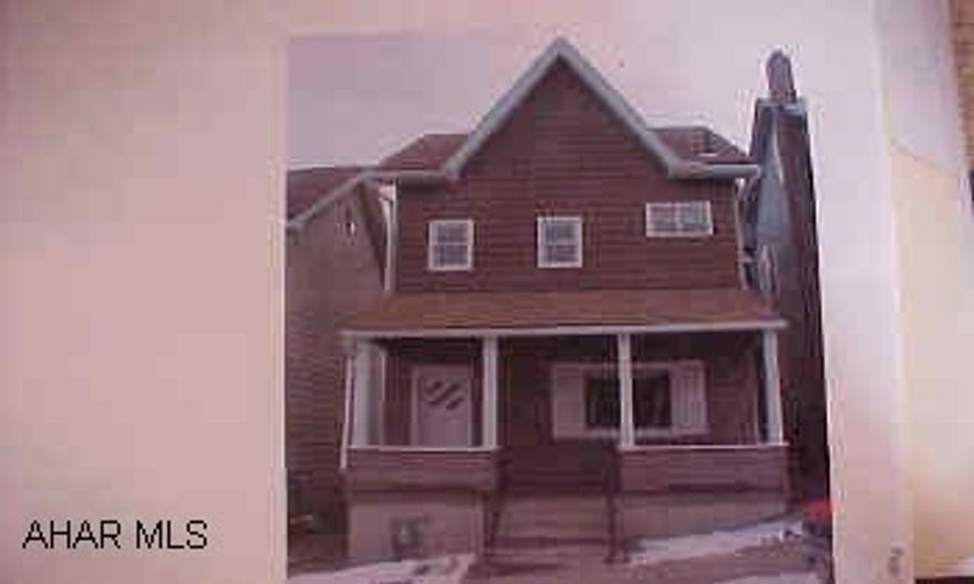 Completely remolded, 2 large bedrooms, new roof, all new flooring, new oak kitchen cabinets. Main floor laundry. Seller will contribute $1,000 towards buyers closing costs. Completely remolded, 2 large bedrooms, new roof, all new flooring, new oak kitchen cabinets. Main floor laundry. Seller will contribute $1,000 towards buyers closing costs.