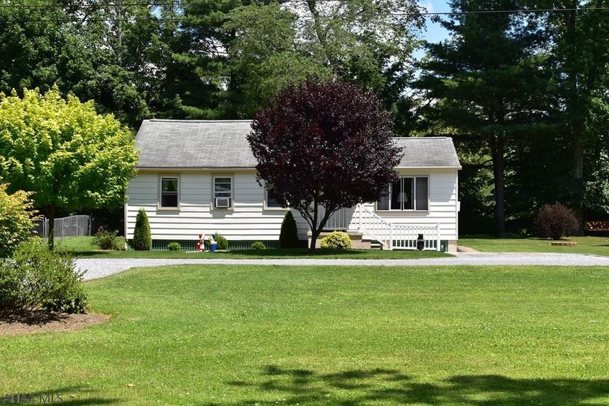 This fully furnished cottage by the creek has 3 bedrooms and plenty of entertaining space.  Enjoy your morning coffee or a game of rummy in the spacious sunroom.  The stunning landscaping creates a serene environment for kicking your shoes off and relaxing.  The large yard across the road would be the perfect place for a volleyball net or extra parking for guests. Just a short drive to historic downtown Bedford and Shawnee State Park.