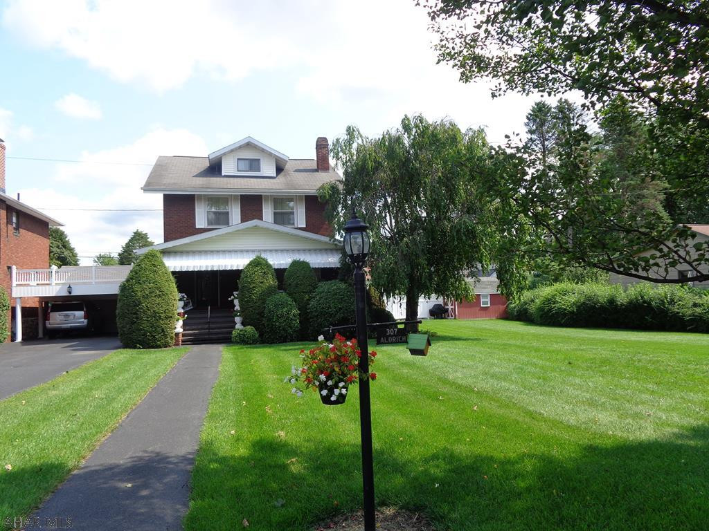 Llyswen - Residential