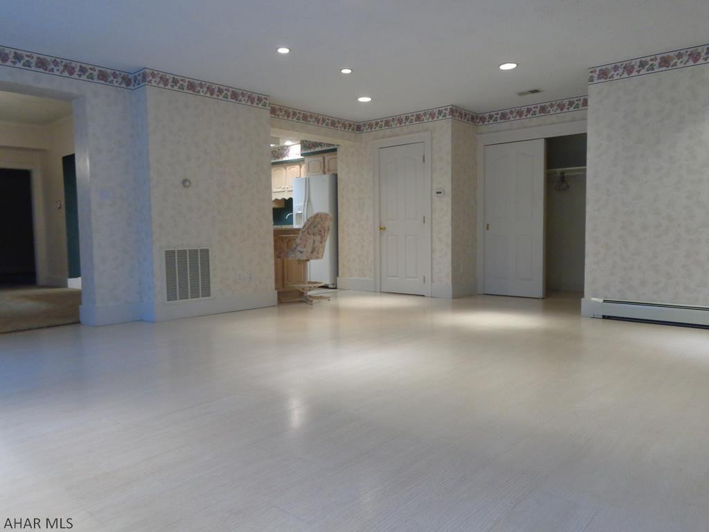 Llyswen - Residential