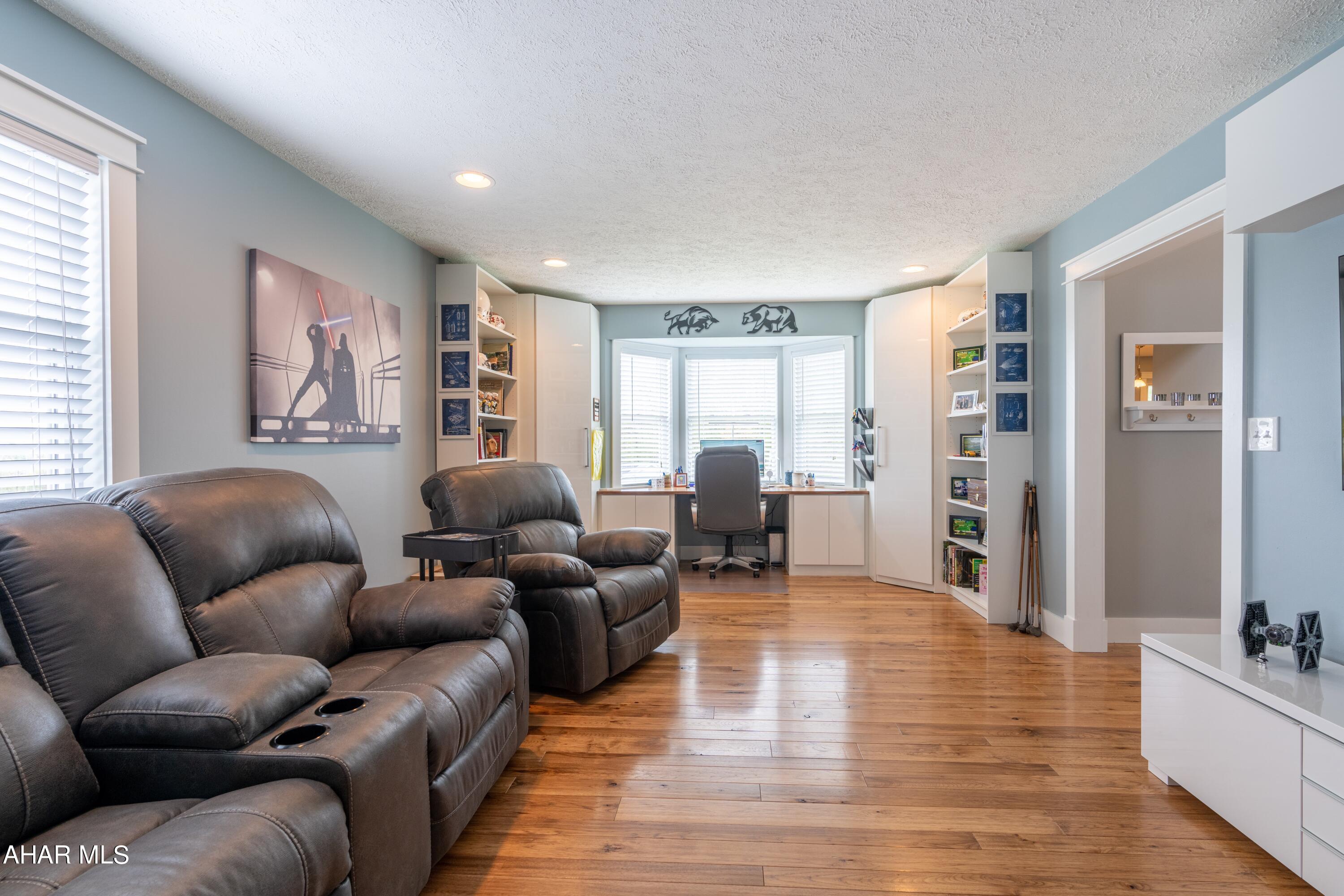 Maple Hollow - Residential