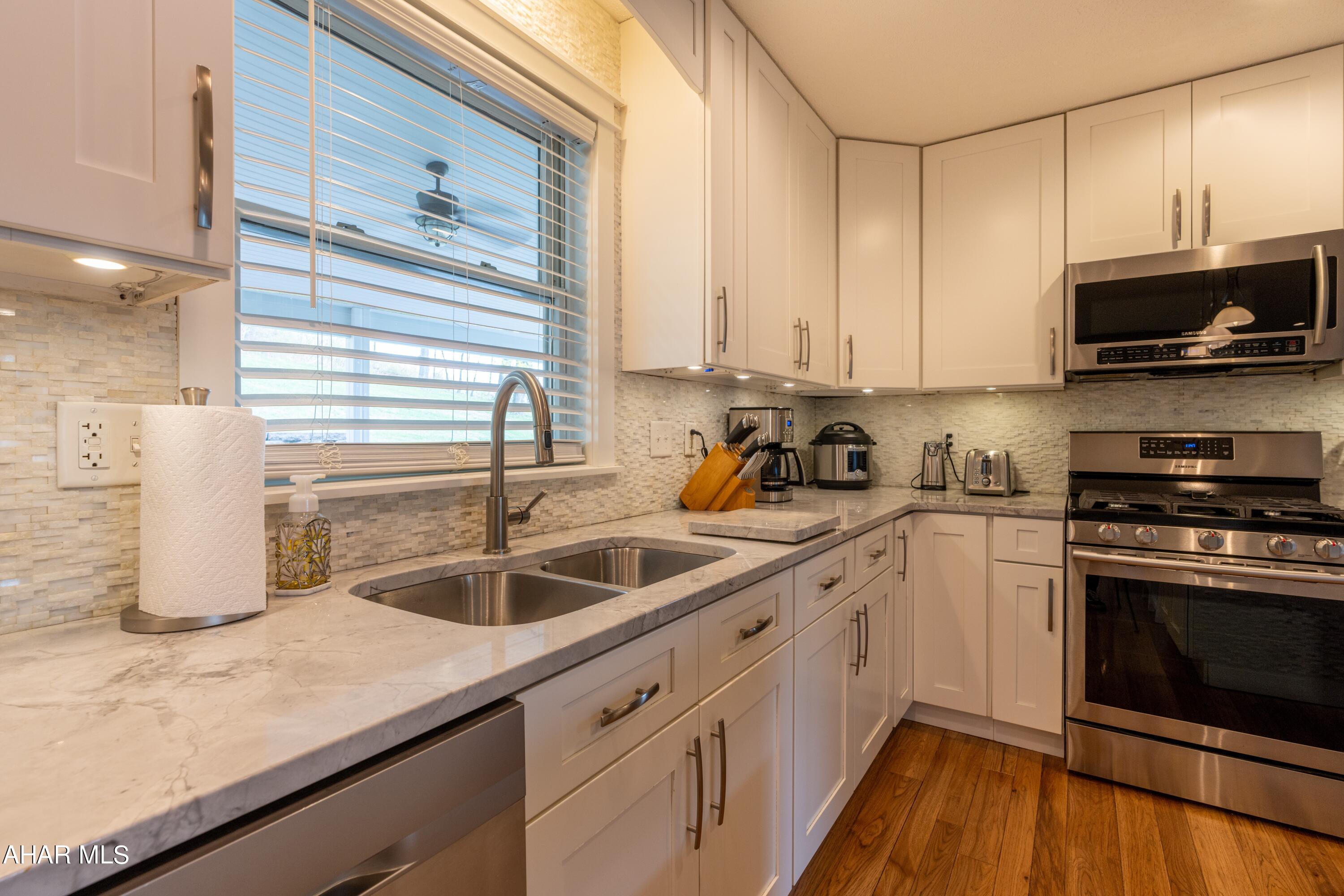 Maple Hollow - Residential