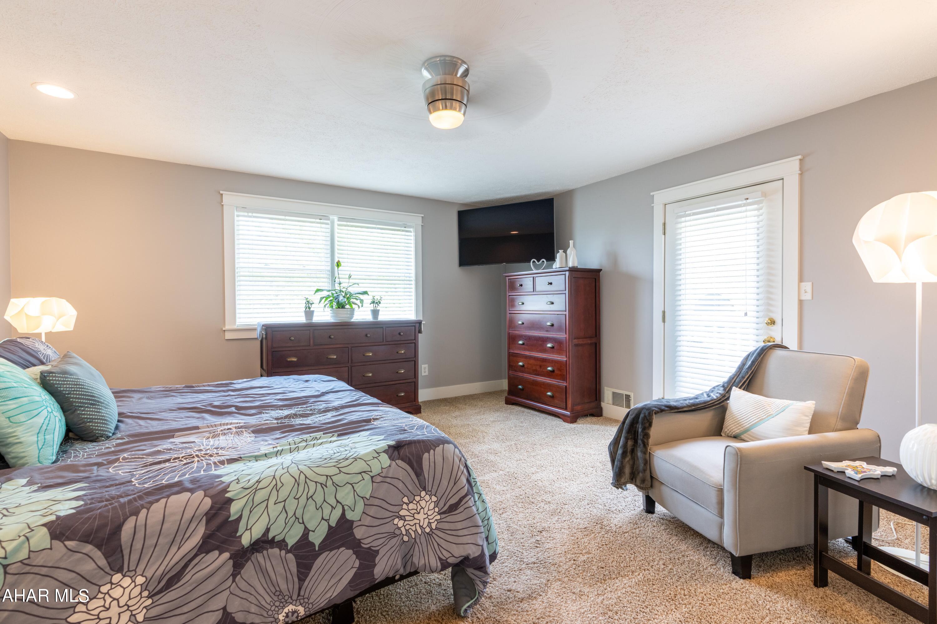 Maple Hollow - Residential