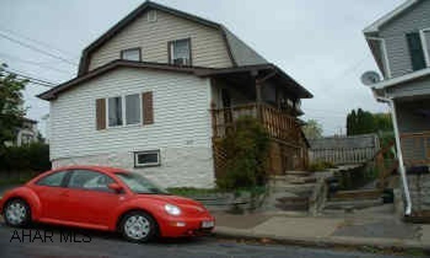 Darling home!  Move right in!  Hardwood floors, large bedrooms, partially finished basement.  Private rear patio - low heating $98/month. Darling home!  Move right in!  Hardwood floors, large bedrooms, partially finished basement.  Private rear patio - low heating $98/month.