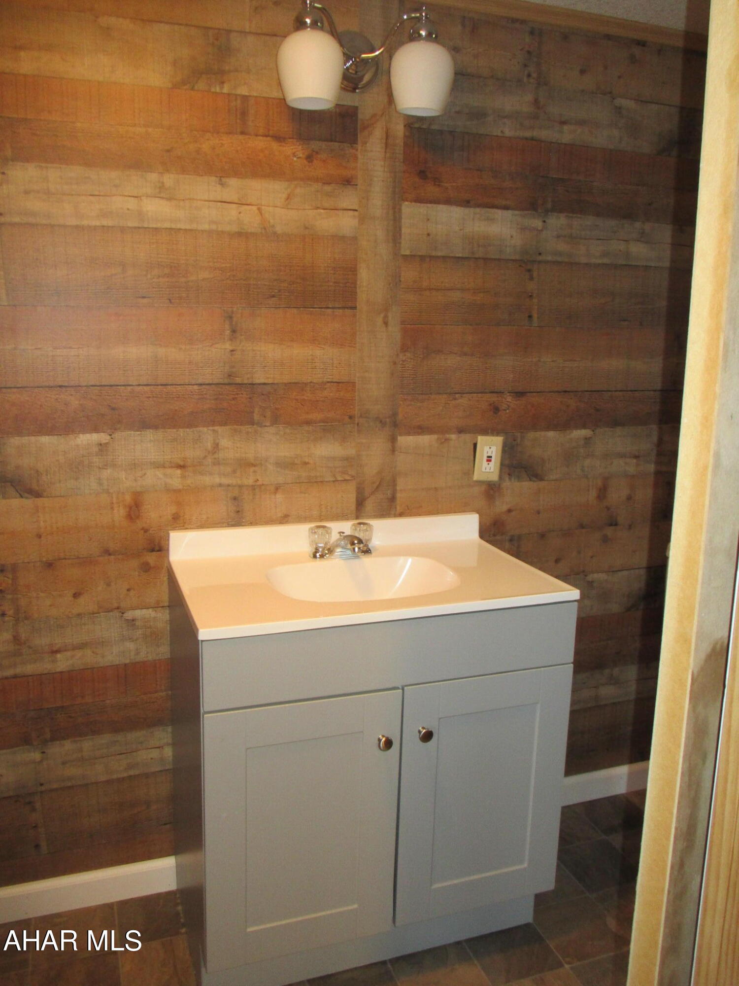 Glendale Yearound - Residential