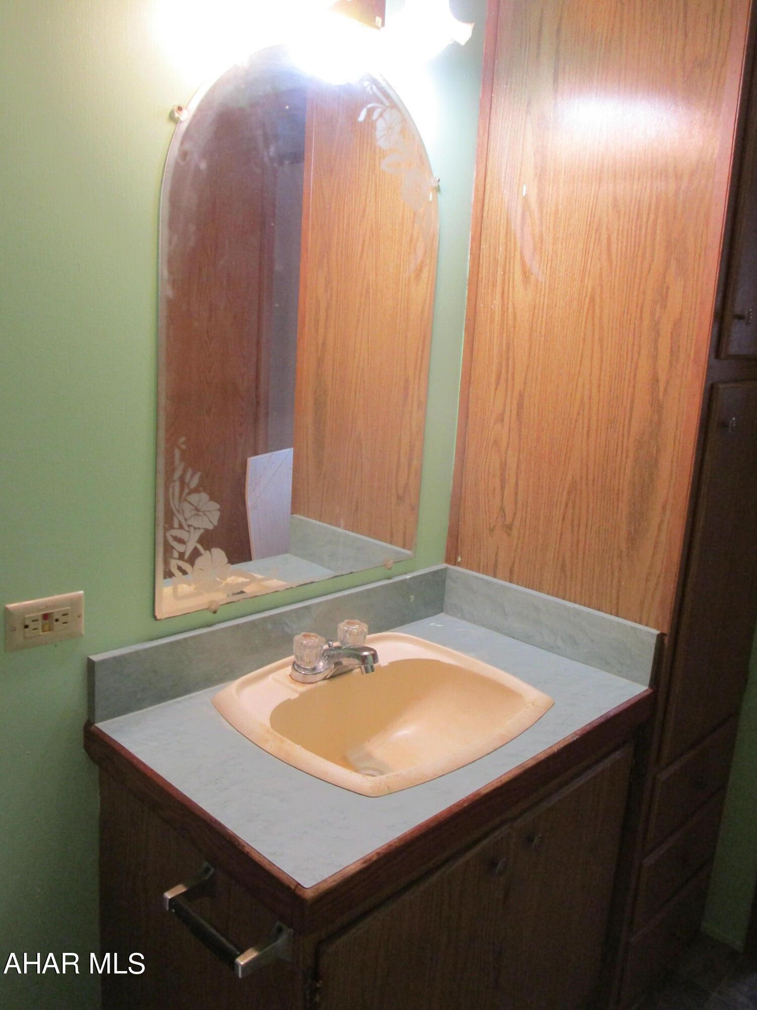 Glendale Yearound - Residential