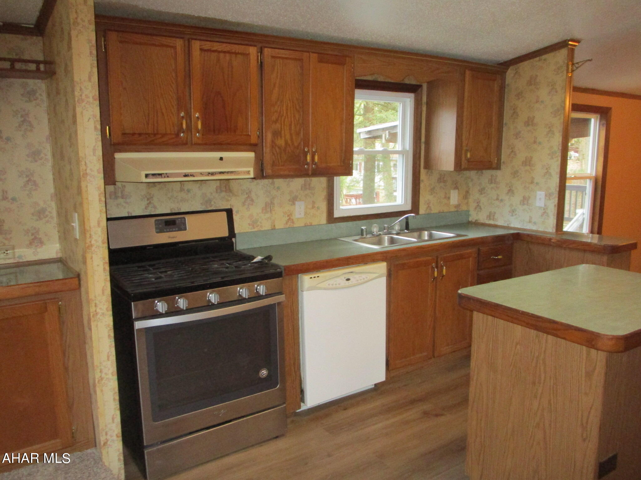 Glendale Yearound - Residential