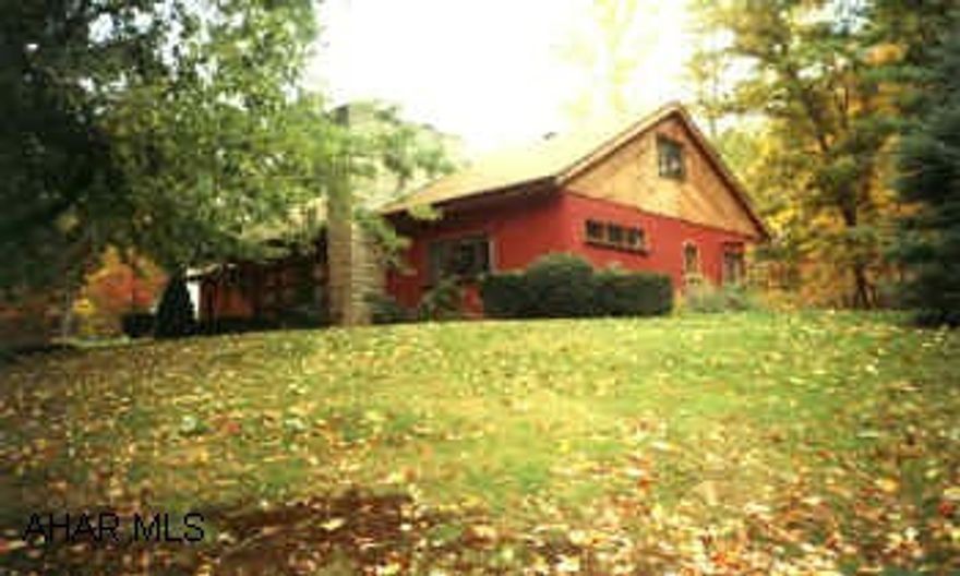 4 BEDROOM FRAME CONTEMPORARY  WITH 1 CAR ATTACHED GARAGE. BEAUTIFUL SETTING FOR THIS NEAT CONTEMPORARY. LARGE OPEN COVERED PORCH TO WATCH THE ANIMALS AND BIRDS! GREAT BASEMENT FAMILY ROOM. LOW TAXES! CONT. ON OBTAINING DYSART.