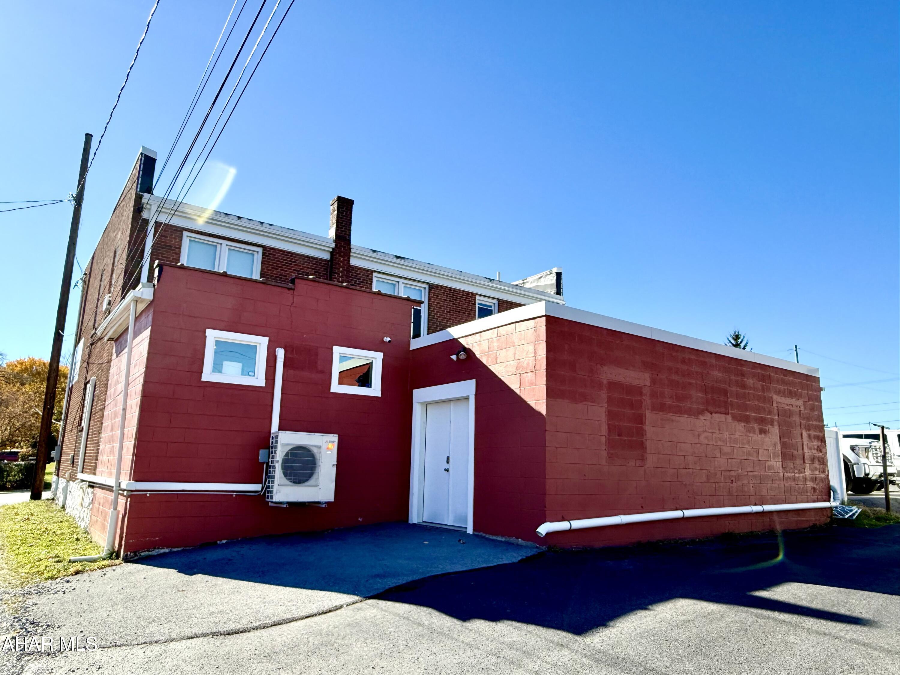 East End - Commercial Lease