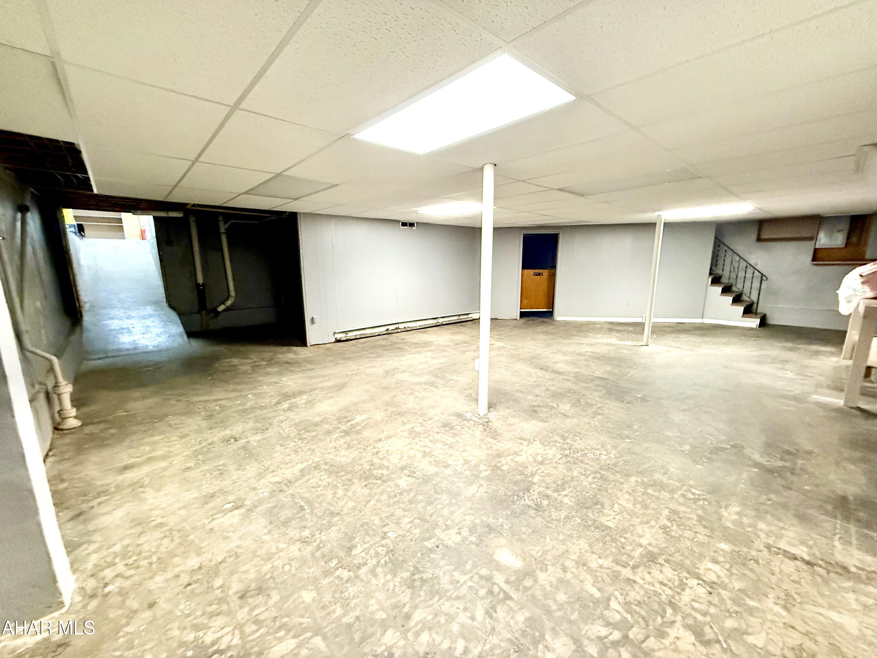 East End - Commercial Lease