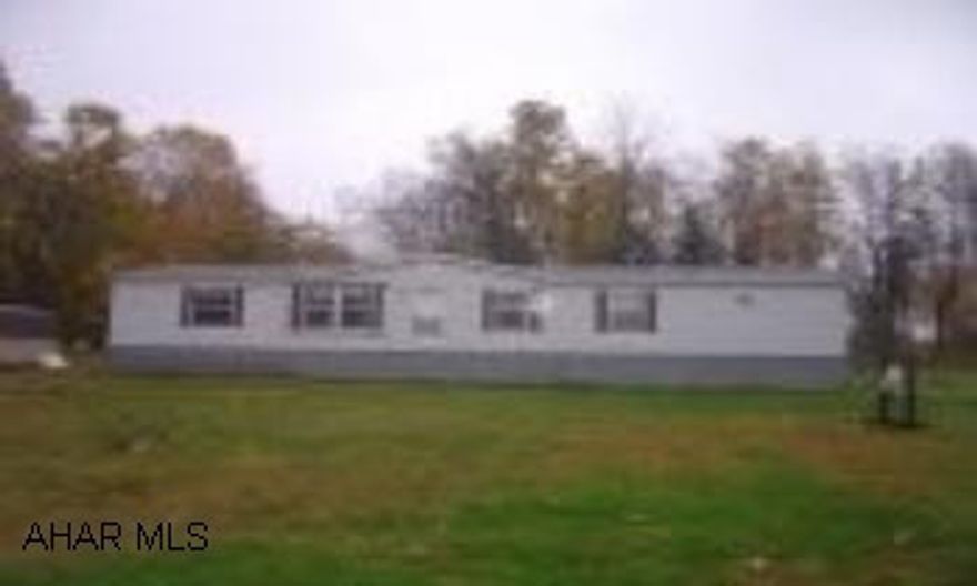 3 bedroom 2 bath doublewide in a great country location on 2.9 acres. 2 bedroom 2 bath 1999 Redman doublewide on 2.9 acres.