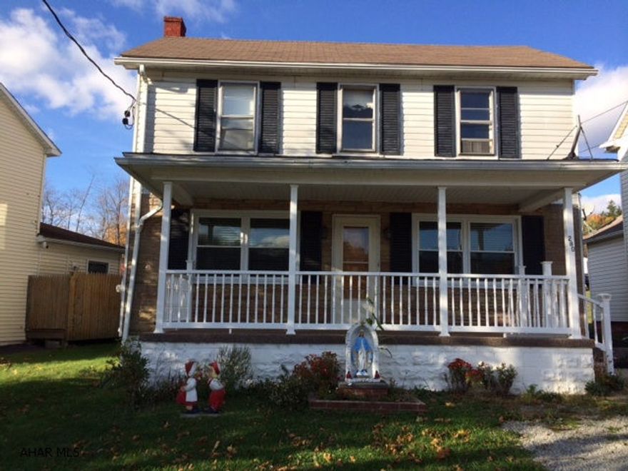 Very nice move-in-ready two story home.  Perfect starter many fine features.  home is two bedroom with two bonus rooms..very spacious.