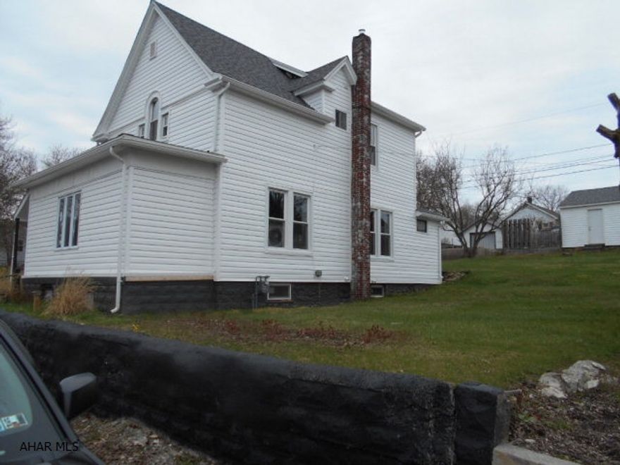 Great new home in East End. Come see this new home.