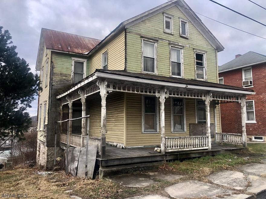 Large 2 story in Everett Borough.   Property is in need of a complete rehab or demolition and rebuilt.