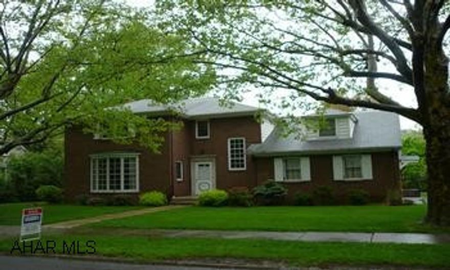 CHARMING 4 BEDROOM, 3-1/2 BATH HOME IN MANSION PARK.  ALL BRICK, SPACIOUS ROOMS, HARDWOOD FLOORS, BASEMENT CONSTRUCTED WITH STEEL RAFTERS.