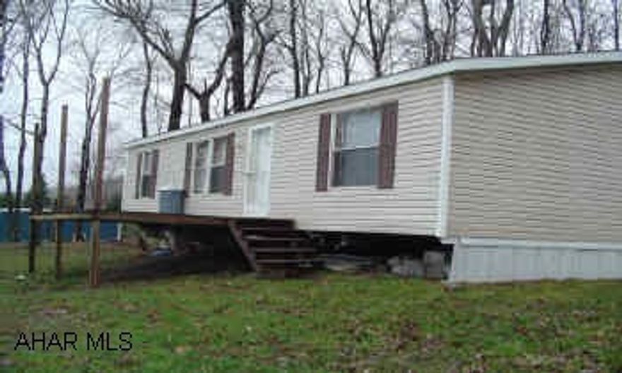 1997 24x40 Double Wide on owned lot no basement on block pillars