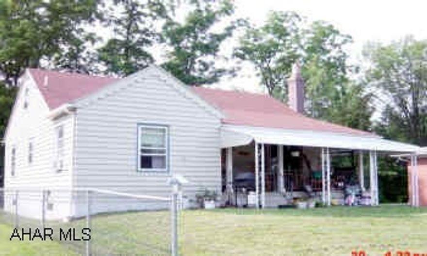 Quiet area, hardwood floors. Tenants to be out by August 30.