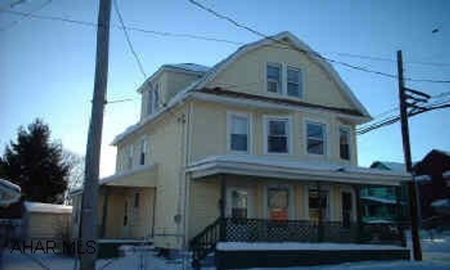 Investors! This is a good one for your investment portfolio. Needs just a little TLC. Big rooms. New windows- Carefree exterior. Attic storage.  AGENTS:  COMMISSION SPLIT IS AFTER 25% REFERRAL FEE OFF TOTAL COMMISSION.  CALL LISTING AGENT FOR MORE INFORMATION.