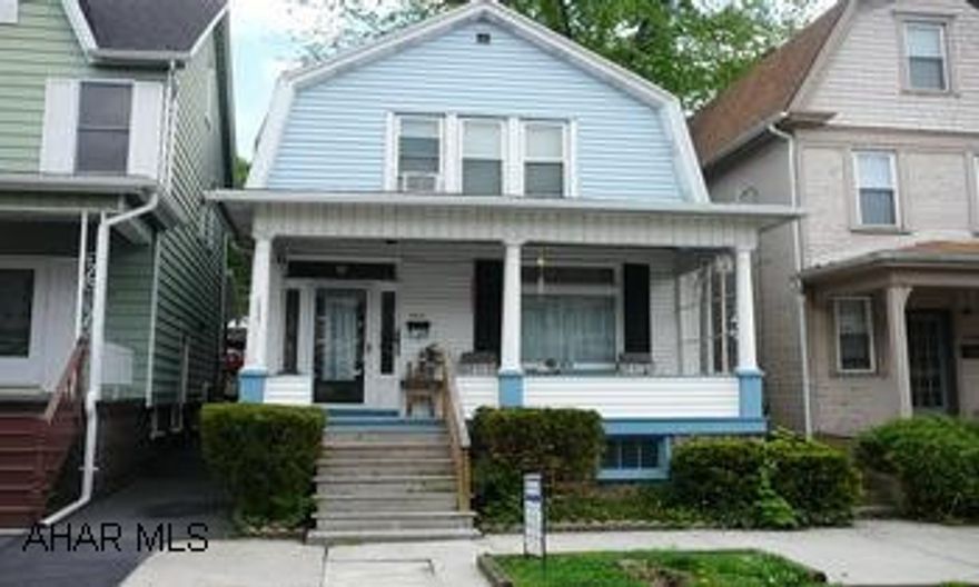 2 1/2 STORY WITH NICE PORCH, 3 BRS & BATH, KITCHEN, DINING ROOM & LIVING ROOM. SOME HARDWOOD FLOORS. AGENT OWNED. NICE CHARMING/2 1/2 STORY WITH NICE PORCH, 3 BRS & BATH, KITCHEN, DINING ROOM & LIVING ROOM, BEVELED GLASS WINDOWS, SOME HARDWOOD FLOORS, SOME APPLANCES, BLINDS AND 2 WINDOW AIR CONDITIONERS. AGENT OWNED.