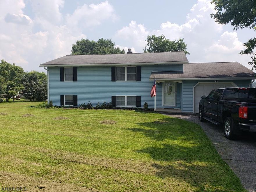 Spring Cove Bi-Level with 3 bedrooms and 1.5 bath. This home has an eat in kitchen with sliding door leading to the back deck perfect for barbequing. The lower level is finished with family room with wood burner, bedroom, half bath, and bonus room with kitchen for entertaining or canning. The nice level lot just over 1/3 of an acre is easy to maintain! This home is close to amenities in the Martinsburg area.  Call listing agent for your private tour today.