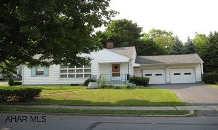 BOROUGH OF H-BURG. SUPER LOCATION. 1 STORY WITH ATTACHED GARAGE. COVERED PORCH, CORNER LOT, GHW PLUS CENTRAL AIR. CONTACT SUSAN 935-8252. BOROUGH OF H-BURG. SUPER LOCATION. 1 STORY WITH ATTACHED GARAGE. COVERED PORCH, CORNER LOT, GHW PLUS CENTRAL AIR. CONTACT SUSAN 935-8252.