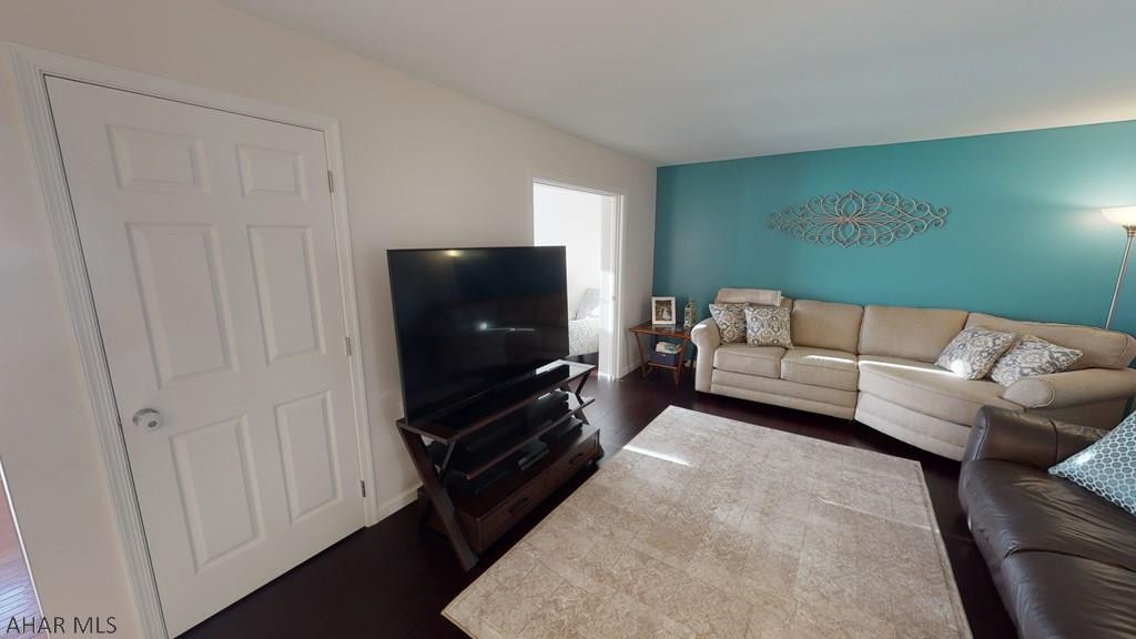 Rolling Hills - Residential