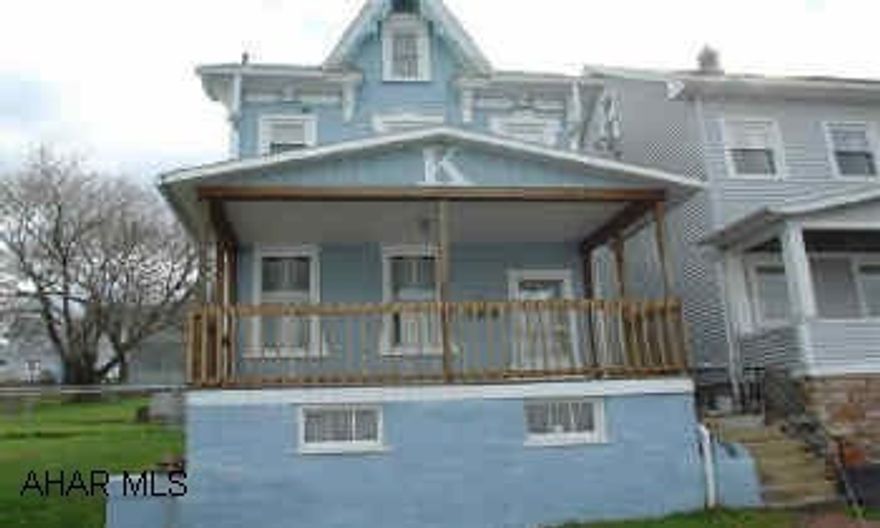 Nice starter home, 2 bedroom. All appliances, 50x120 lot. newer furnace.