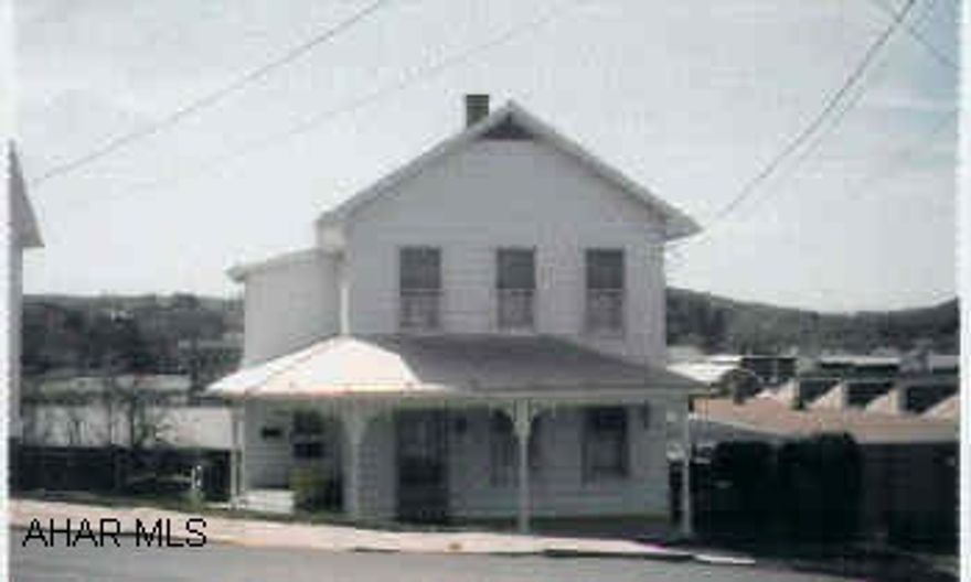 2-Story aluminum sided, 3BR/ 1 1/2 BA, covered patio, in town.